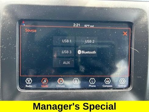 Used 2019 Jeep Cherokee Latitude Plus AWD/4WD image 24