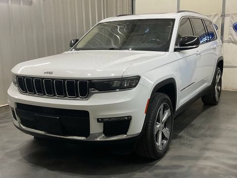 Used 2022 Jeep Grand Cherokee L Limited AWD/4WD image 3