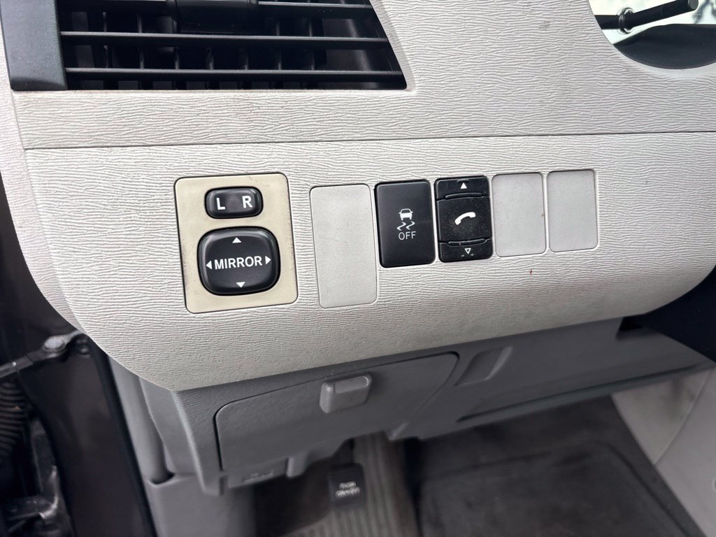Used 2014 Toyota Sienna L FWD image 17