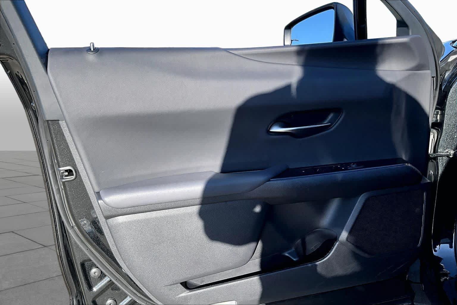 Used 2025 Lexus UX 300h FWD w/ Accessory Package (Z1) image 19