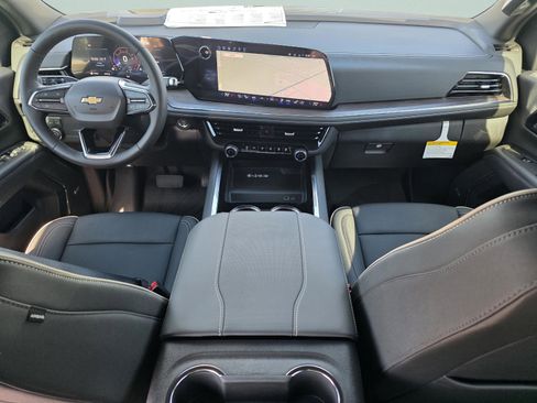 New 2026 Chevrolet Suburban Premier image 19