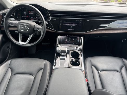 Used 2023 Audi Q8 Premium w/ Convenience Package image 4