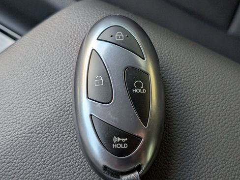 Used 2025 Hyundai Elantra Limited image 30