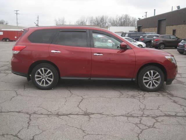 Used 2014 Nissan Pathfinder S AWD/4WD image 4