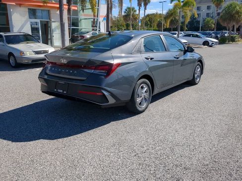 New 2026 Hyundai Elantra SE FWD image 7