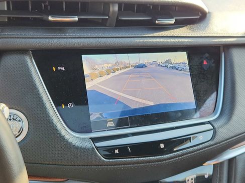 Used 2021 Cadillac XT5 Premium Luxury image 17