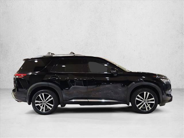 Used 2024 Nissan Pathfinder Platinum AWD/4WD image 4