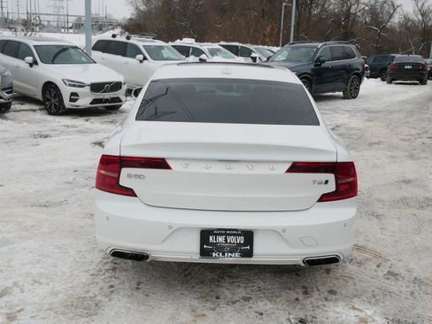 Used 2018 Volvo S90 T6 Momentum w/ Convenience Package image 6