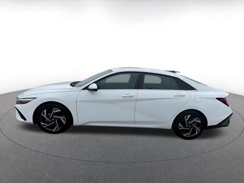 Used 2025 Hyundai Elantra SEL image 10
