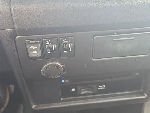 Used 2016 Toyota Sienna SE Premium FWD image 5