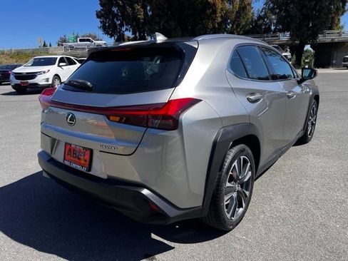 Used 2019 Lexus UX 200 w/ Accessory Package FWD image 7