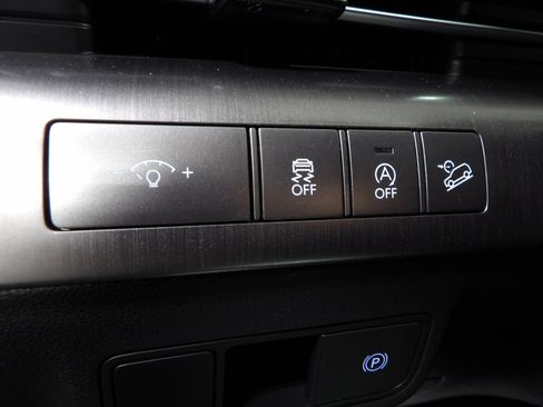 Used 2025 Hyundai Kona SE FWD image 22