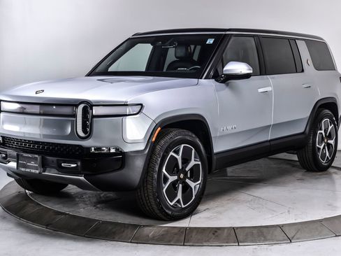 Used 2024 Rivian R1S Adventure AWD/4WD image 2