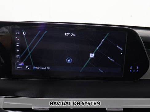 Used 2024 Hyundai Palisade SEL w/ Premium Package FWD image 3