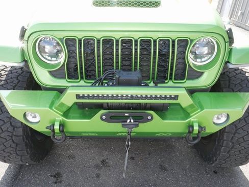 New 2025 Jeep Gladiator Sport w/ Premium Package image 9