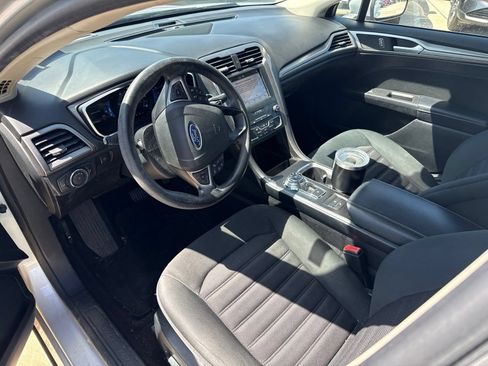 Used 2019 Ford Fusion SE FWD image 10