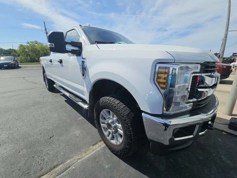 Used 2019 Ford F350 XLT w/ XLT Value Package AWD/4WD image 3