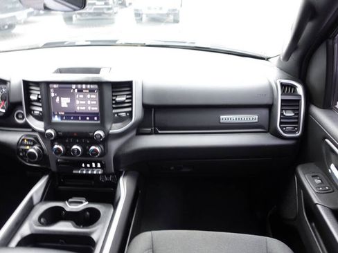 Used 2022 RAM 1500 Big Horn AWD/4WD image 40
