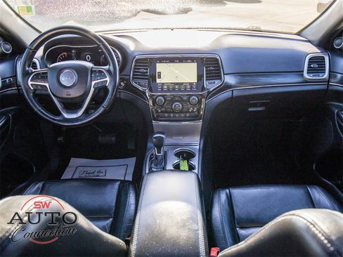 Used 2022 Jeep Grand Cherokee Limited w/ Trailer Tow Group IV image 28