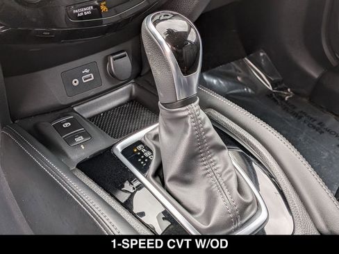 Used 2020 Nissan Rogue SL image 18