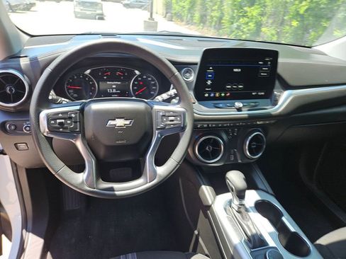 Used 2025 Chevrolet Blazer LT FWD image 17