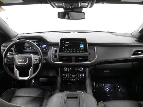Used 2024 GMC Yukon SLT w/ SLT Luxury Package AWD/4WD image 14