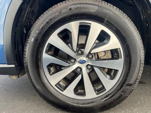 Used 2022 Subaru Outback Premium image 10