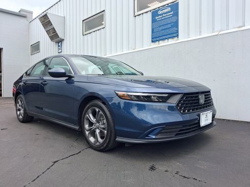 Used 2023 Honda Accord EX image 7