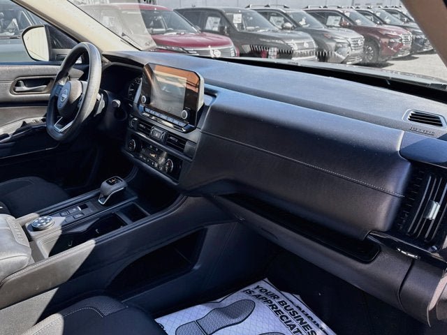 Used 2024 Nissan Pathfinder S AWD/4WD image 24