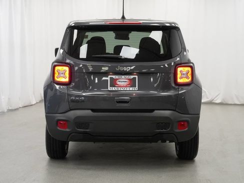 Used 2023 Jeep Renegade Latitude AWD/4WD image 10