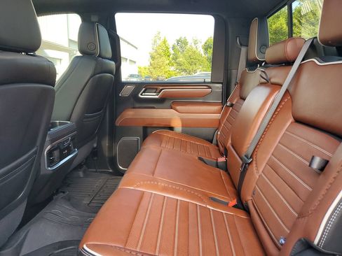 Used 2025 GMC Sierra 3500 Denali Ultimate AWD/4WD image 11