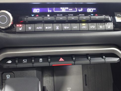 Used 2026 Toyota Sequoia Platinum image 19