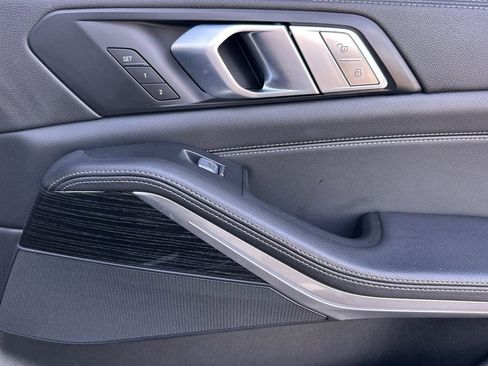 Used 2020 BMW X7 xDrive40i w/ M Sport Package image 20