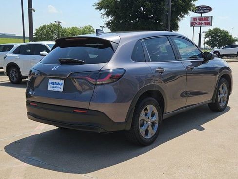 Used 2025 Honda HR-V LX image 5