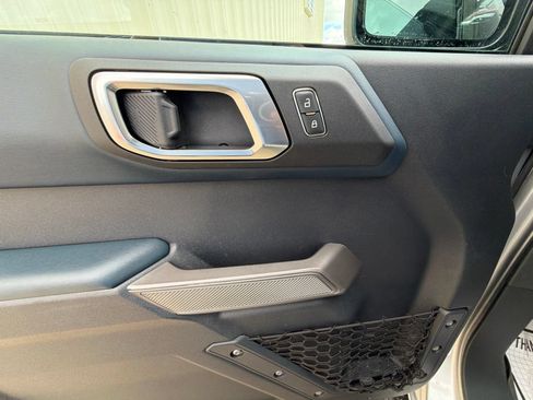 Used 2022 Ford Bronco Outer Banks AWD/4WD image 12