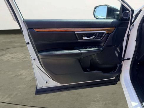 Used 2017 Honda CR-V Touring image 18
