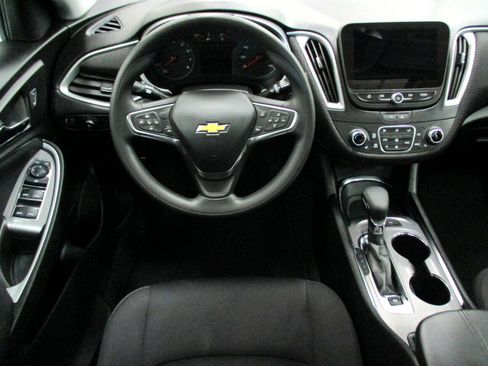 Used 2024 Chevrolet Malibu LT image 15