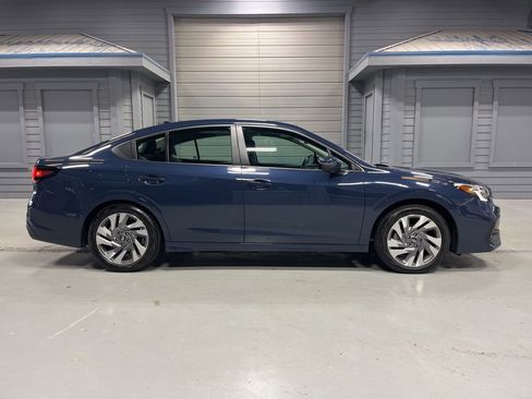 Used 2025 Subaru Legacy Limited image 9