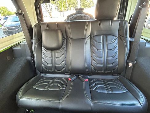 Used 2018 Jeep Wrangler Sport AWD/4WD image 13