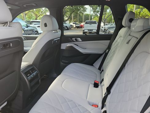 Used 2024 BMW X5 sDrive40i w/ Parking Assistance Package RWD image 8