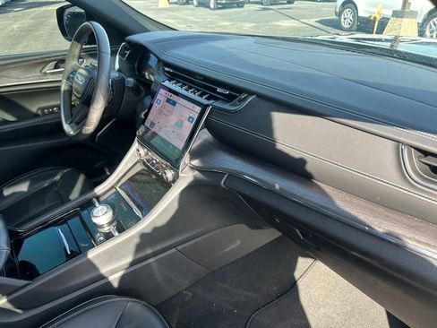 Used 2023 Jeep Grand Cherokee Overland image 16