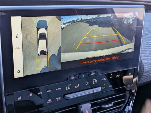 Used 2025 Subaru Solterra Limited w/ Limited Convenience Package image 20