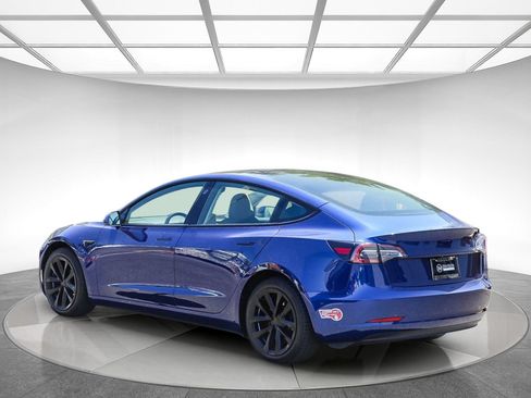 Used 2023 Tesla Model 3 Standard Range RWD image 2