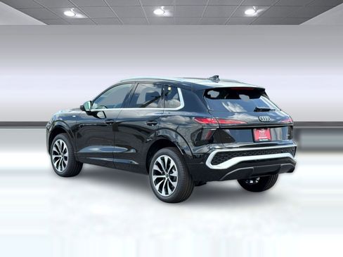 New 2026 Audi Q3 quattro 2.0T AWD/4WD image 3