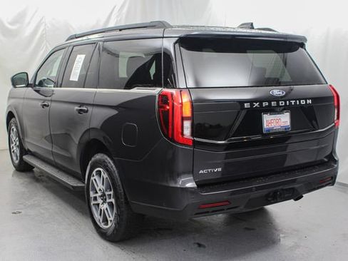 Certified 2025 Ford Expedition Active AWD/4WD image 6