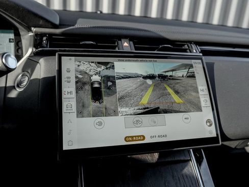 New 2026 Land Rover Range Rover Velar Dynamic SE image 13