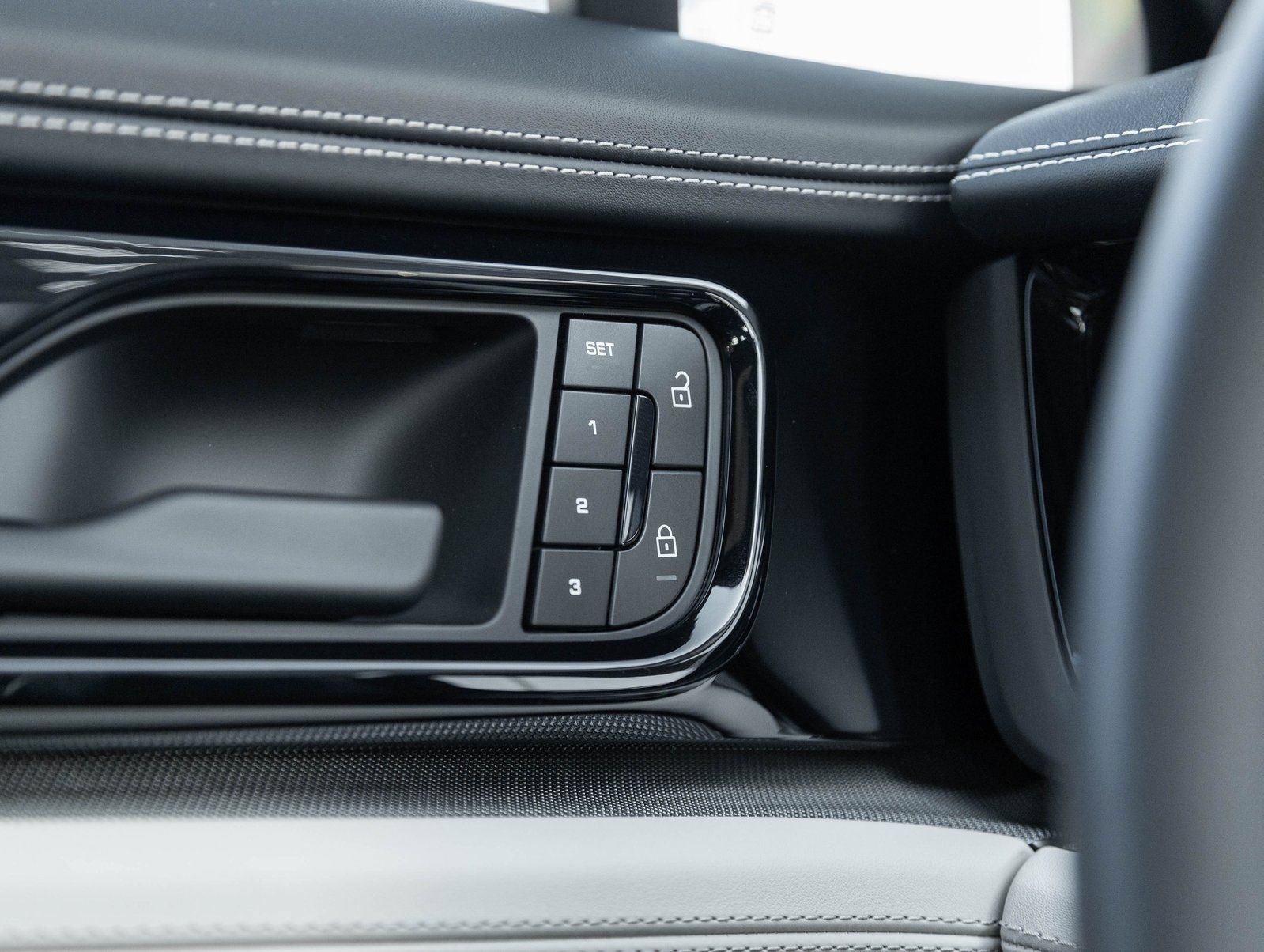 New 2026 Porsche Panamera 4 AWD/4WD image 19