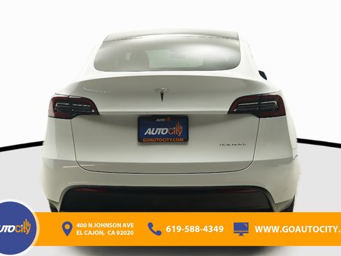 Used 2024 Tesla Model Y Long Range AWD/4WD image 12