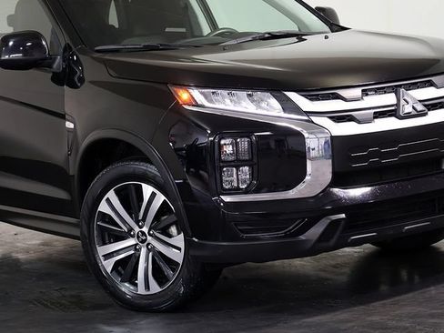 Used 2025 Mitsubishi Outlander Sport ES AWD/4WD image 8