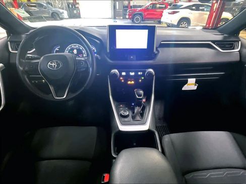 Used 2023 Toyota RAV4 SE image 21